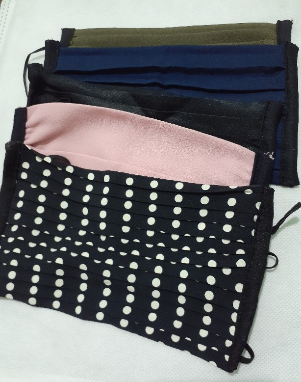 Masker Kain 2ply Bahan Plisket Bisa Selip Tisu