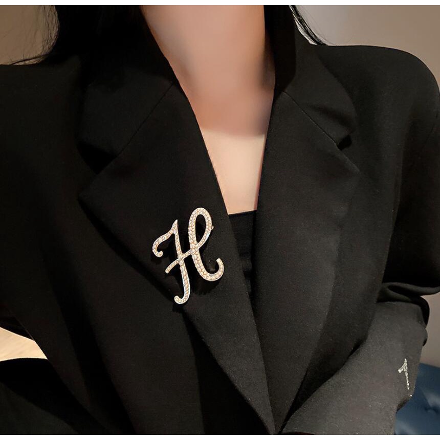 Bros Pin Desain Tulisan Aksen Mutiara Gaya Jepang Untuk Aksesoris Syal Wanita