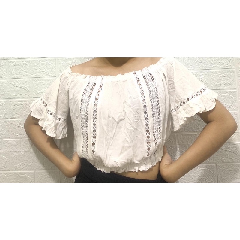 preloved hnm sabrina/ off shoulder crop top