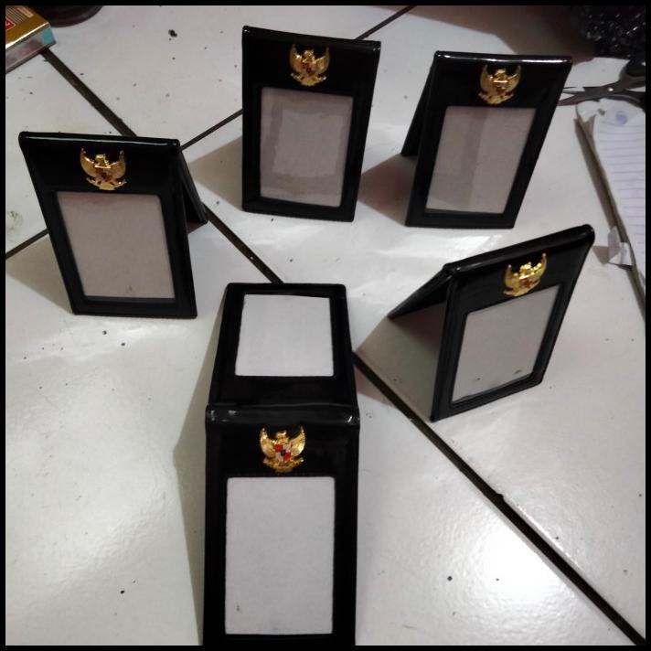 

Nametag Saku Mengkilap