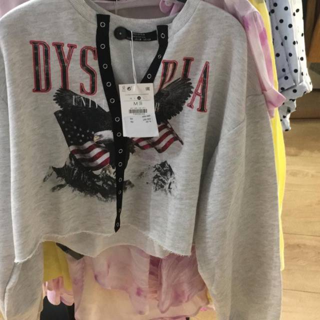 bershka crop sweater jadi 305K udah sama jastip