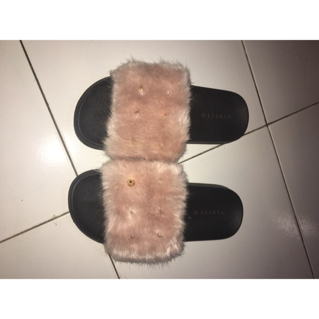 Sandal bulu merk vincci size 37