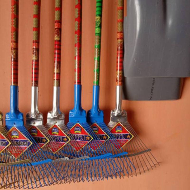 SAPU TAMAN | GARU SAMPAH DAUN TAMAN BAHAN KAWAT BESI