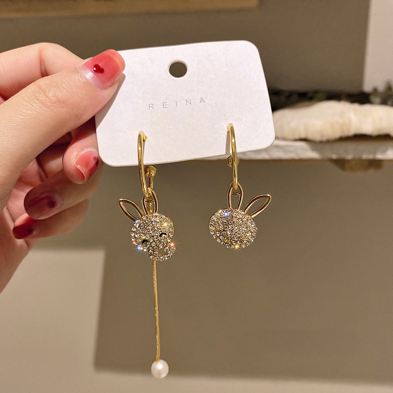 Anting Tusuk Gantung Asimetris Bahan Sterling Silver 925 Desain Kelinci Hias Mutiara + Berlian Untuk Wanita