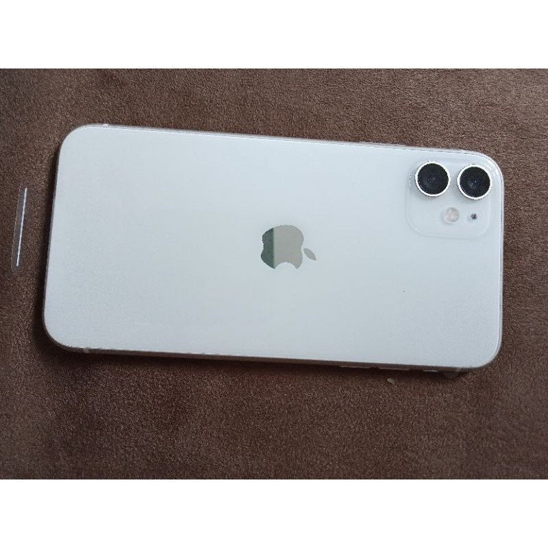 iphone 11 putih 128GB second like new garansi ibox