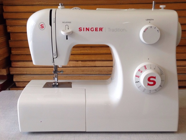 Mesin Jahit Singer Tradition 2250 Portable Multifungsi