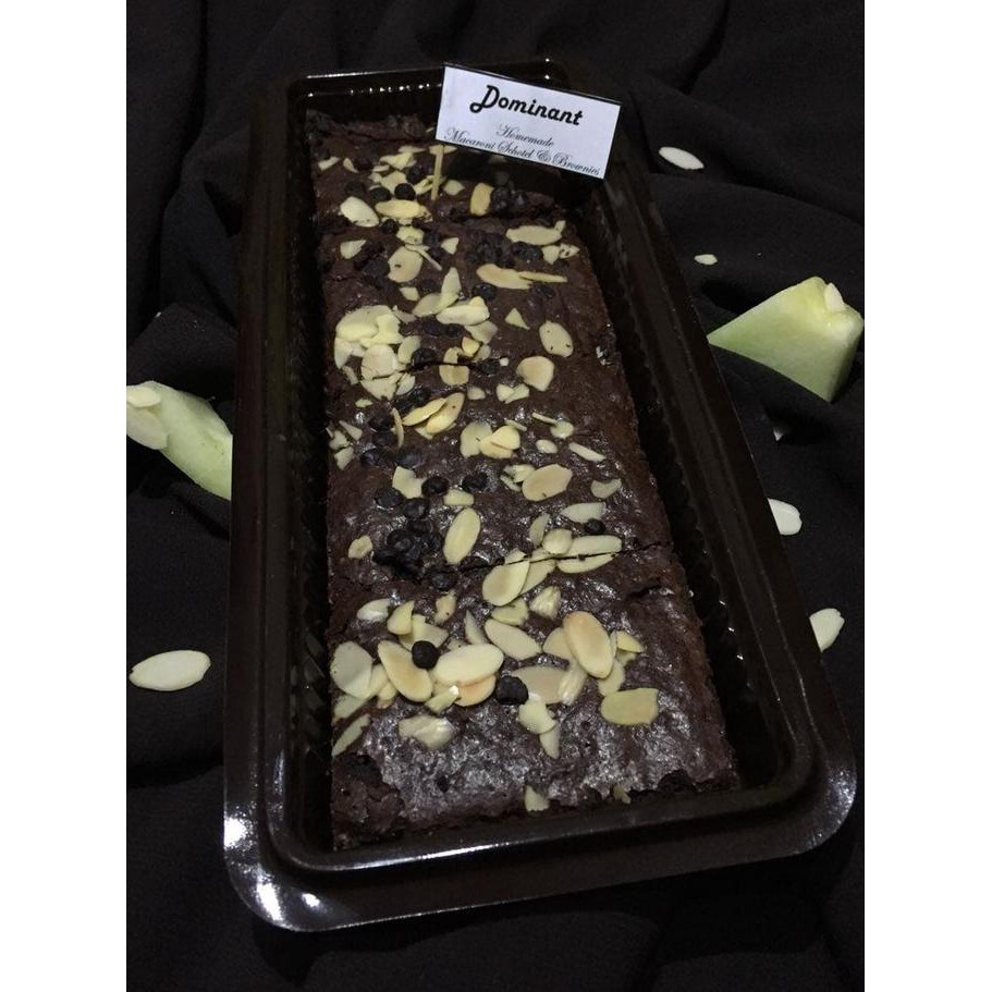 

Fudge Brownies / Brownies Big sized (30x10x2cm) - Coklat Almond