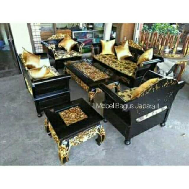 Kursi Tamu Madura Perpaduan Cat Emas