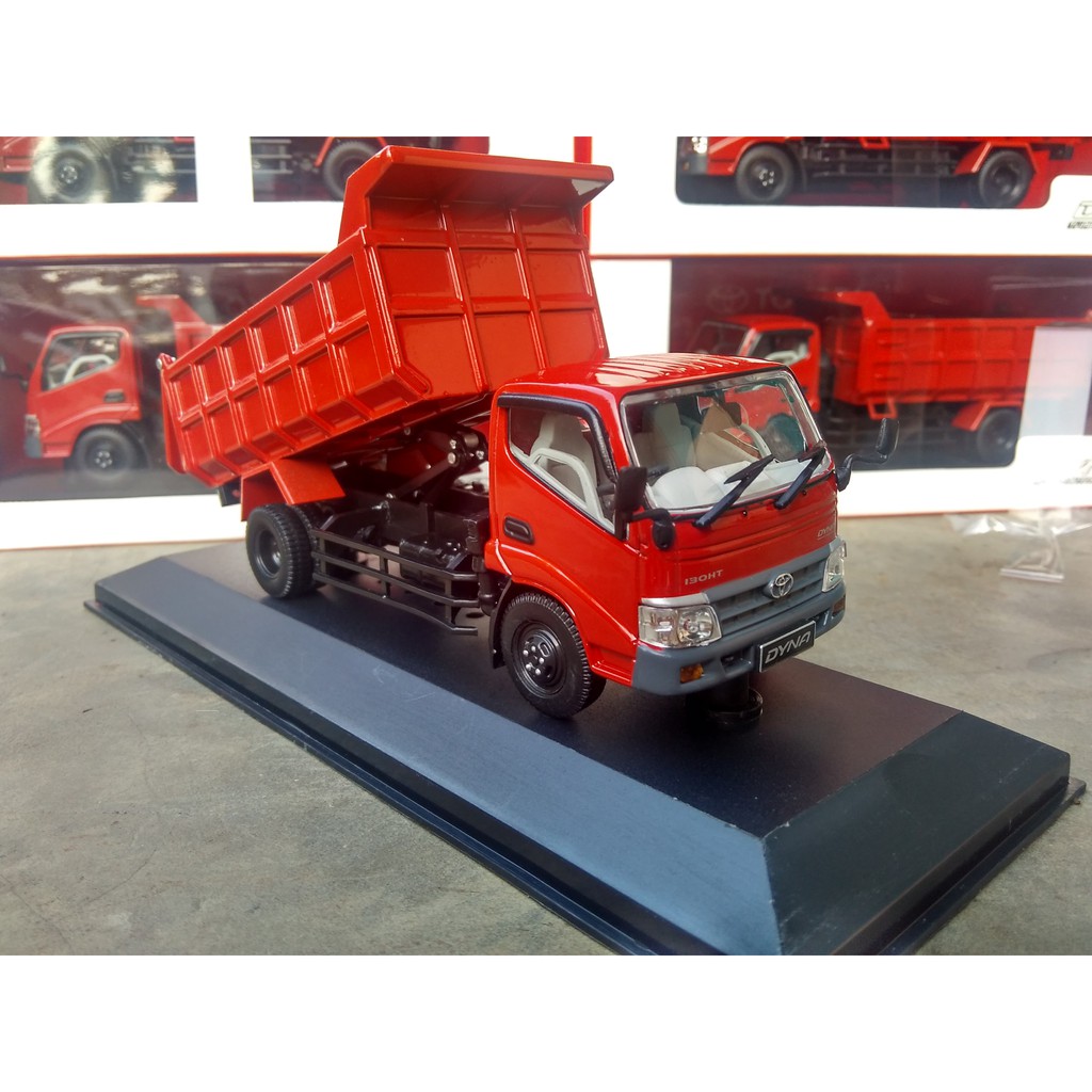 Miniatur Truk Dyna Diecast Toyota Dyna 130ht Dump Truck Replika