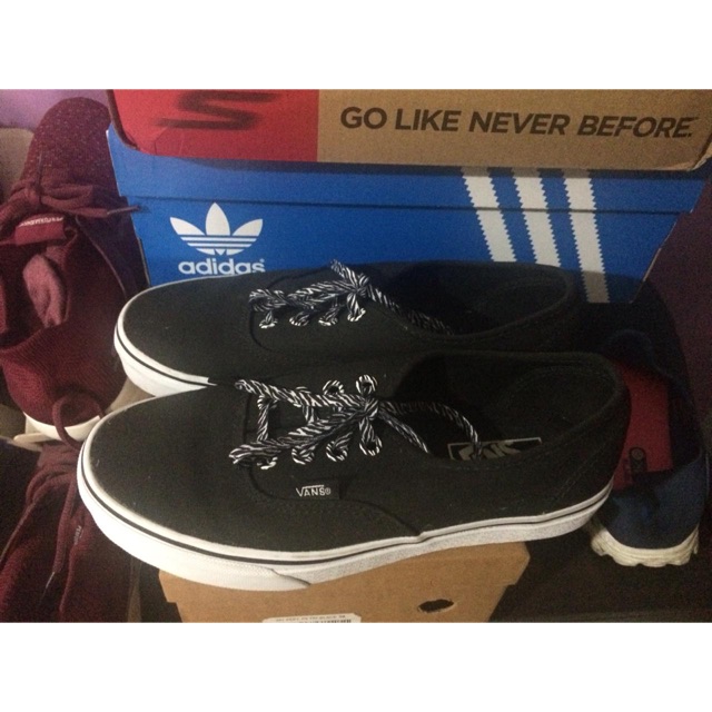 vans authentic eyelets black zebra