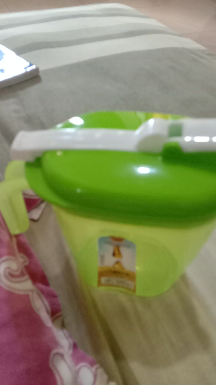 Hawaii Avita Wadah Minuman Atau Minyak / Eskan Drink Container 700 Ml