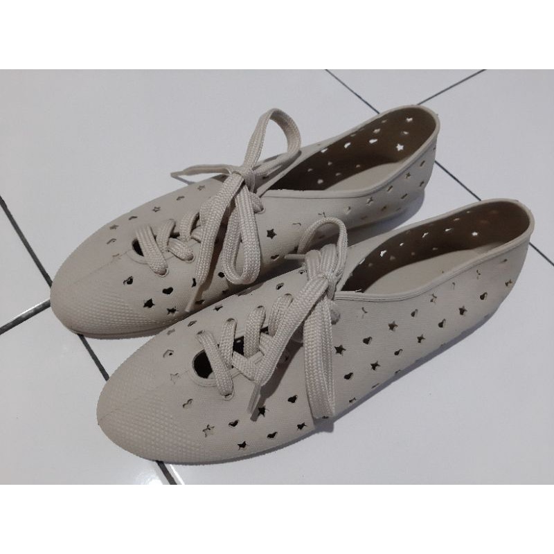 Bata Sepatu Wanita Beige (Preloved) Size 39