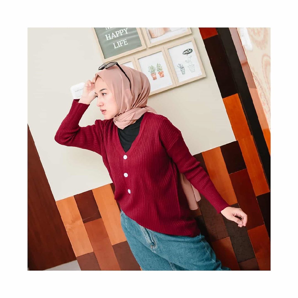 Vierra Button Baju Atasan Rajut Wanita