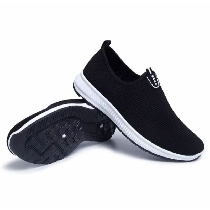 Sepatu Hitam Pria Sepatu Sneakers Casual Slip-on Polos Simple Tanpa Tali