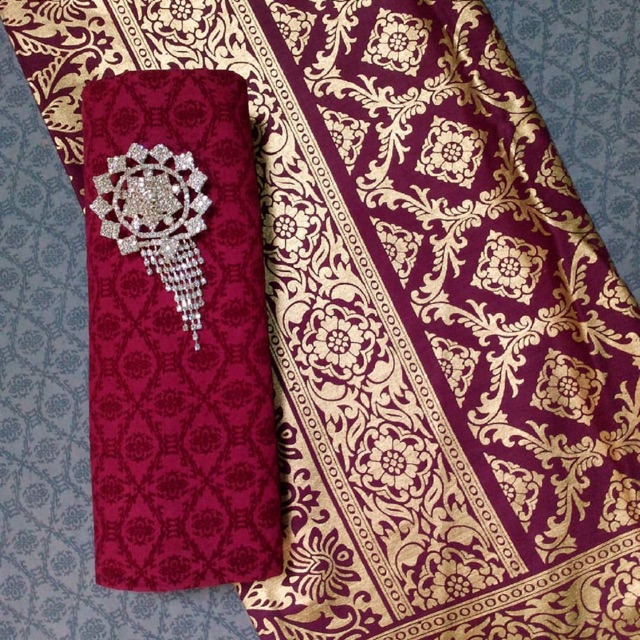 KAIN BATIK  MOTIF  PRADA  SONGKET BATAK DAN EMBOS BATIK  ORI 