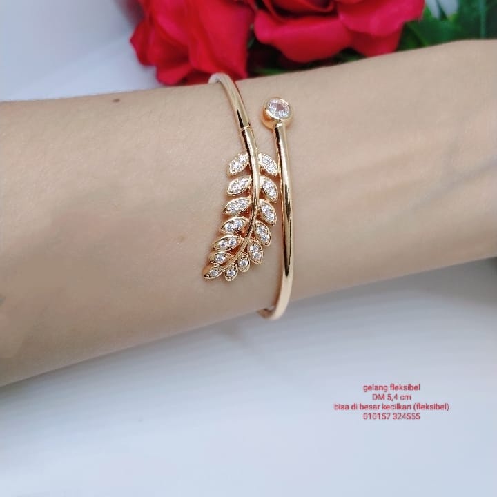Gelang Tangan Fleksibel Bangle Wanita Titanium Xuping Perhiasan Aksesoris Fashion Lapis Emas Anti Karat
