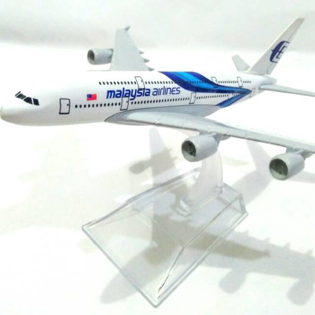 Pesawat diecast miniatur Malaysia Airlines