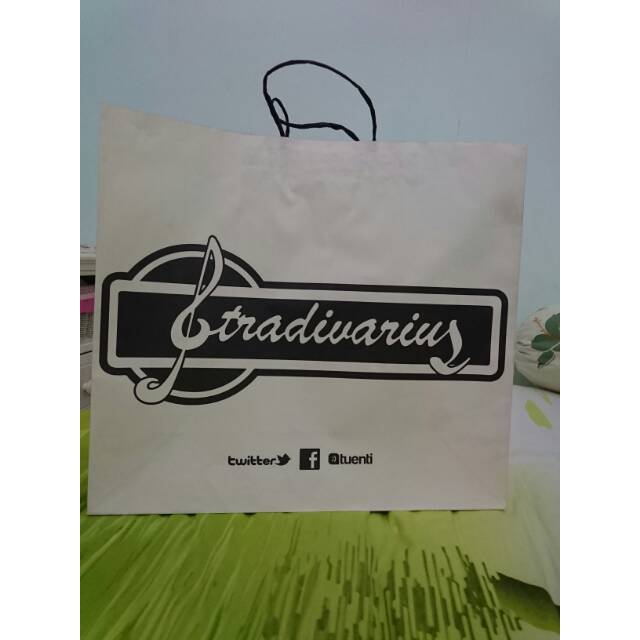

STRADIVARIUS PAPER BAG ORIGINAL