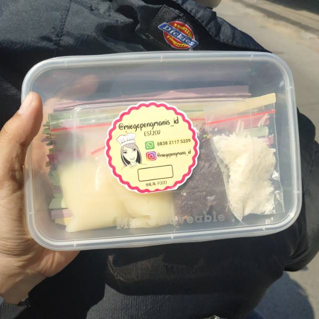 

MIE GEPENG MANIS BOX