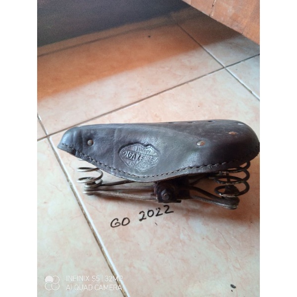 Sadel sepeda onthel kulit Gazelle fongers jahit Batavus simplex humber Raliegh tunggal 28 24  unto l
