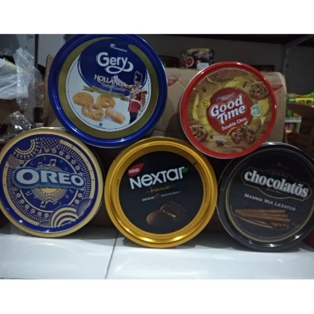 Paket 5 kue kaleng serba 103.000 (nextar, oreo, goodtime, nabati, tango)