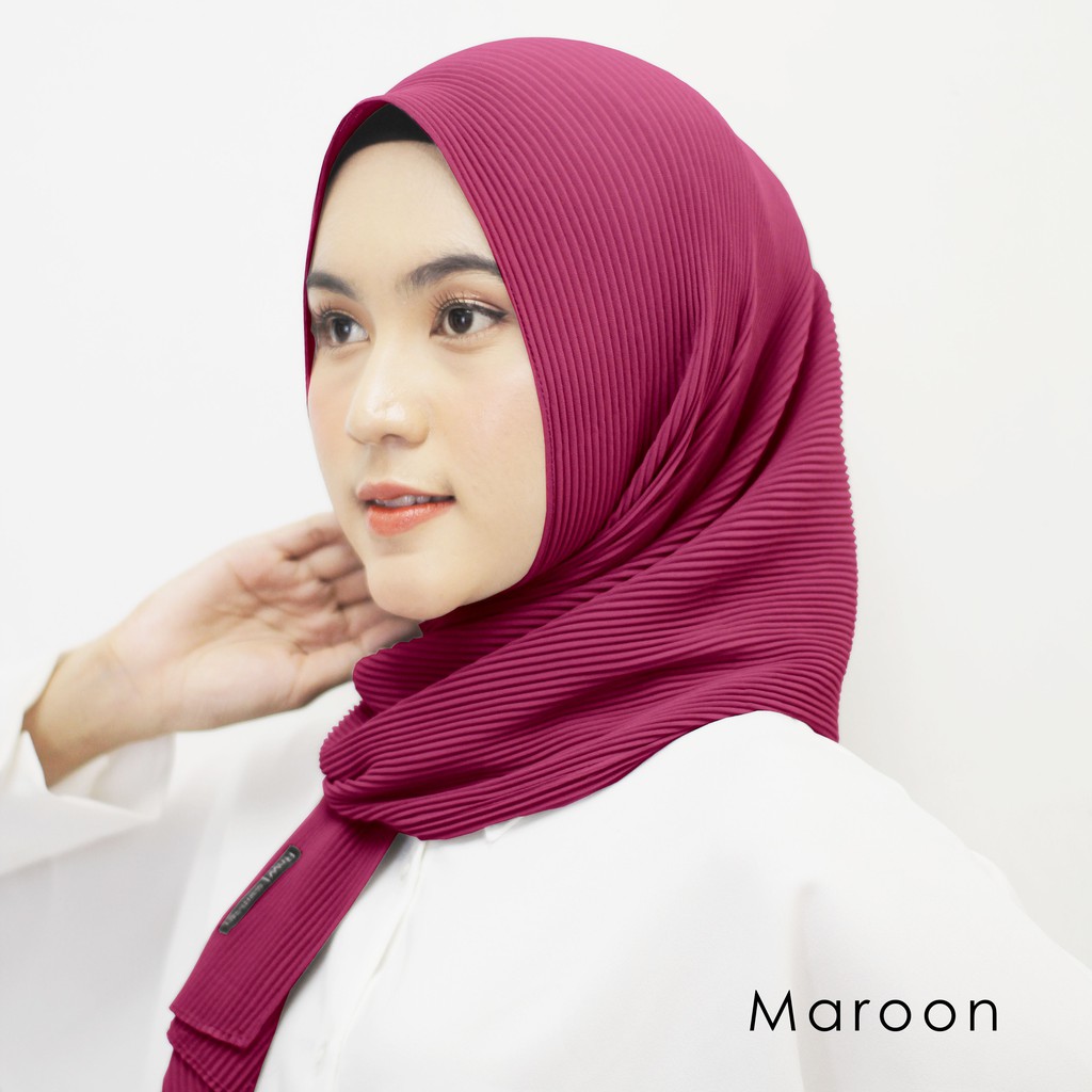 Beli 5 Gratis 1 Pashmina Plisket Cerutty Premium 180 x 75 cm-Maroon