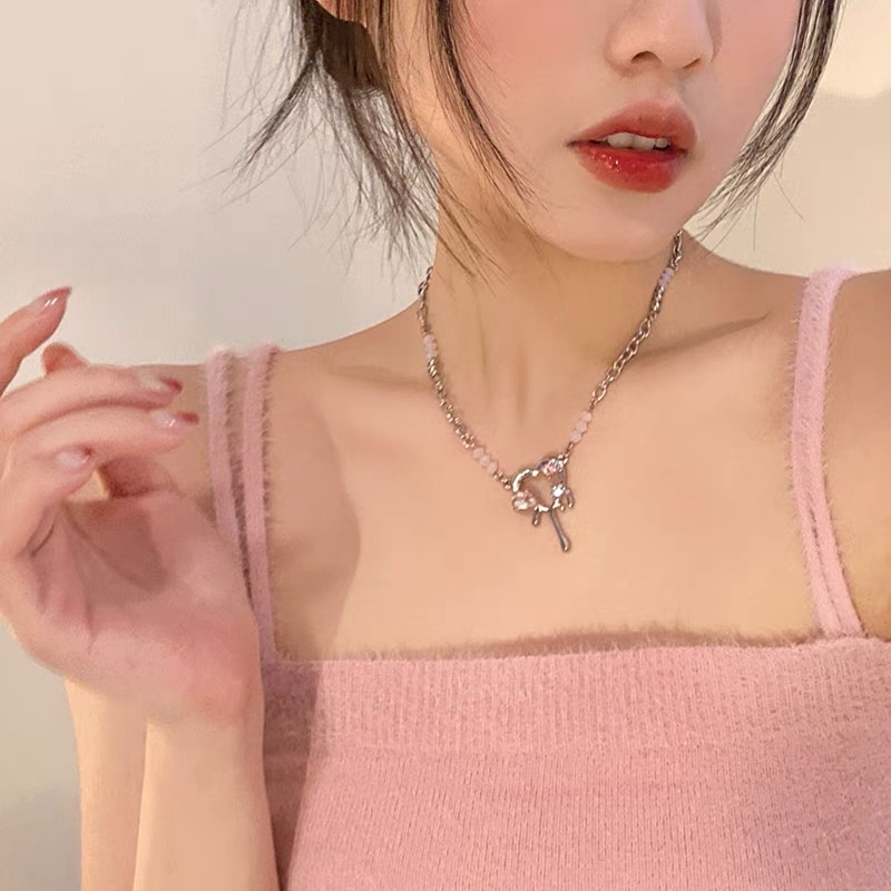 Kalung Bentuk Hati Aksen Berlian Imitasi Warna Pink Gaya Harajuku