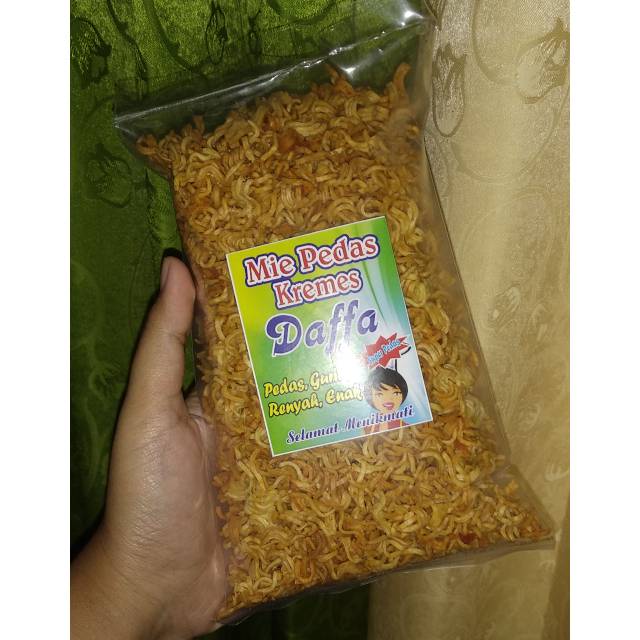 

Mie Pedas Kremes (kemasan ¼kg / 250 gram)