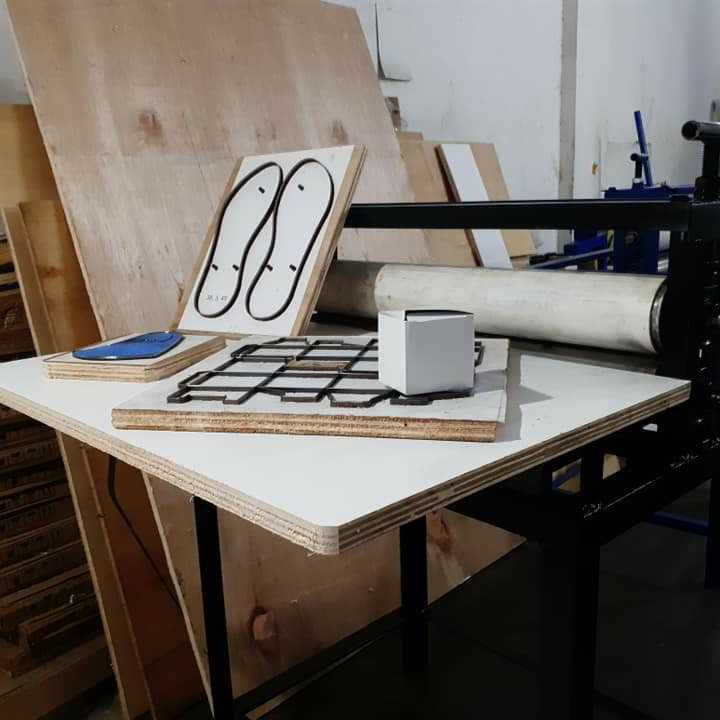 

Mesin roll cutting pond Manual MRM60