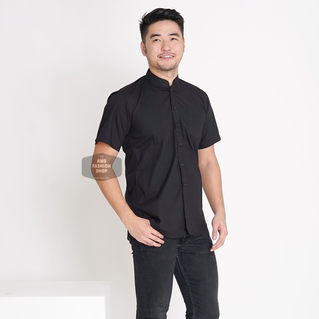 Kemeja Pria Lengan Pendek Polos Kerah Shanghai Black Hitam Casual Slimfit 3350