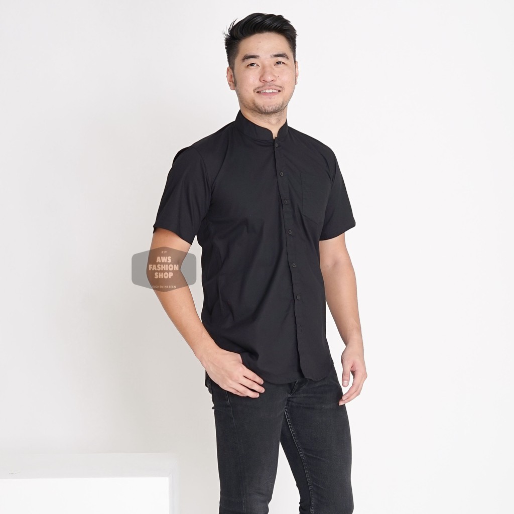 Kemeja Pria Lengan Pendek Polos Kerah Shanghai Black Hitam Casual Slimfit 3350