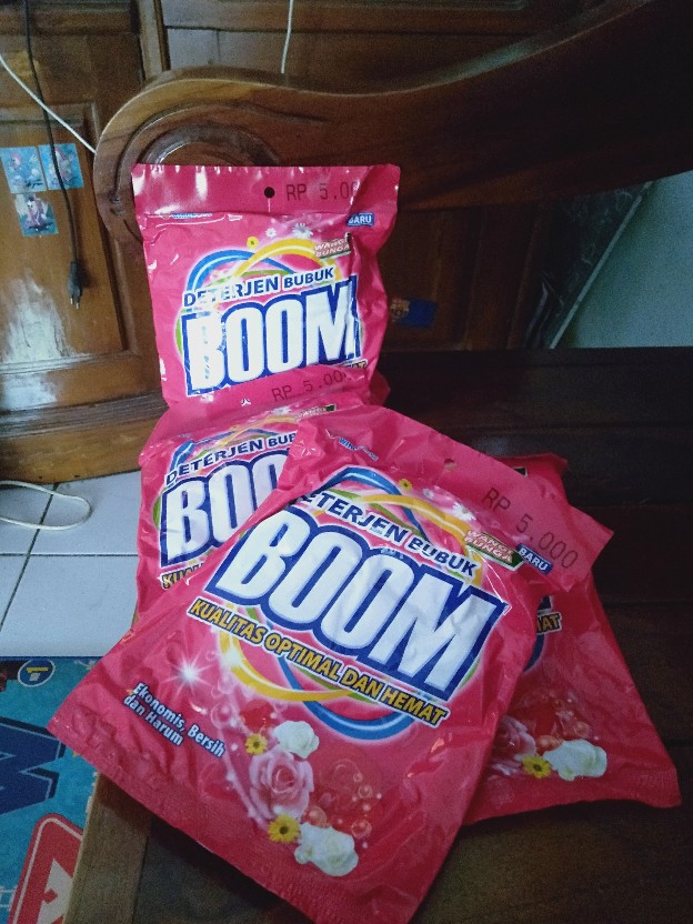 Deterjen Bubuk/ Sabun Bubuk Boom Merah Krmasan Ekonomis 315 Gram