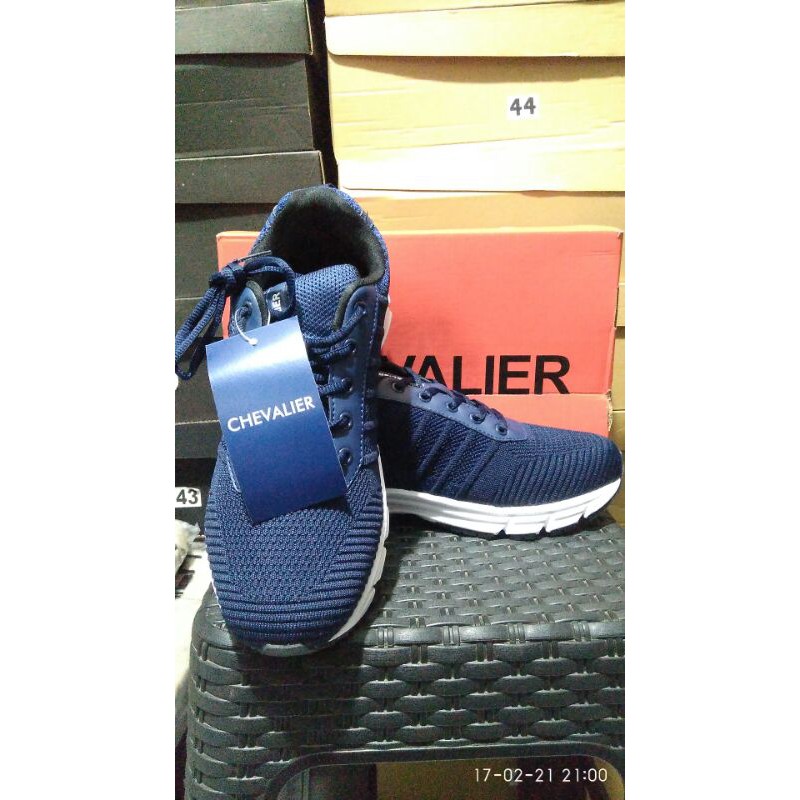 Sepatu Olahraga Navy/Chevalier Terbaru Original