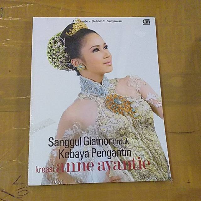 SANGGUL GLAMOR UNTUK KEBAYA PENGANTIN KREASI ANNE AVANTIE