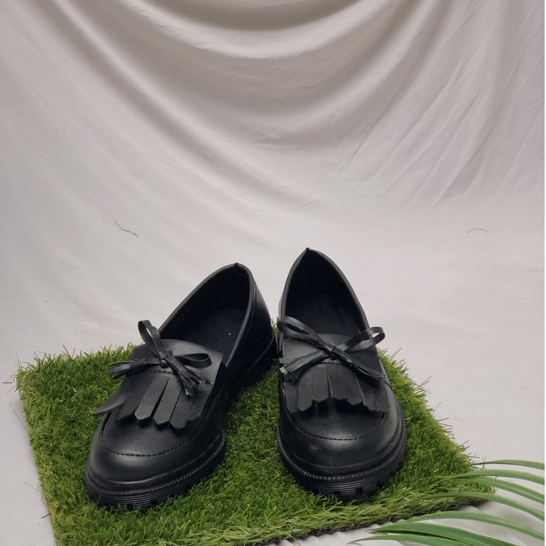 Sepatu Loafers Docmart Wanita / Sepatu Yoland Black Dof Premium 0219