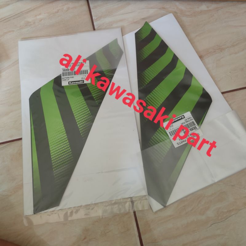 stiker striping tangki zebra hijau metalik ninja ss 2013 original