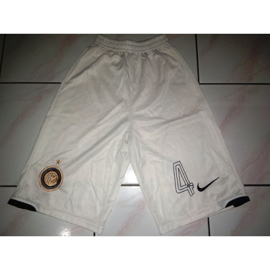 Celana/Short Jersey Inter Milan 4 putih strip hitam KW Thailand Grade Ori