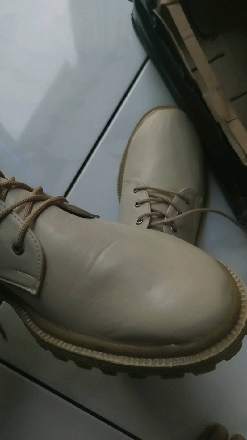 Sepatu Oxford Wanita Tali / Docmart Cream Dk04