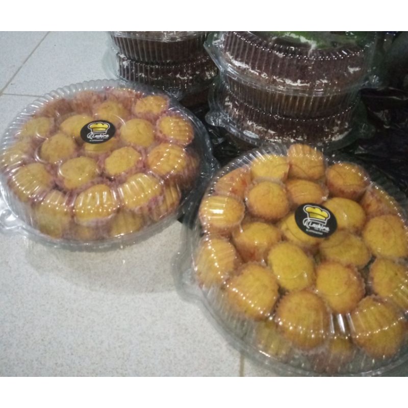 

coconut cake & cookie