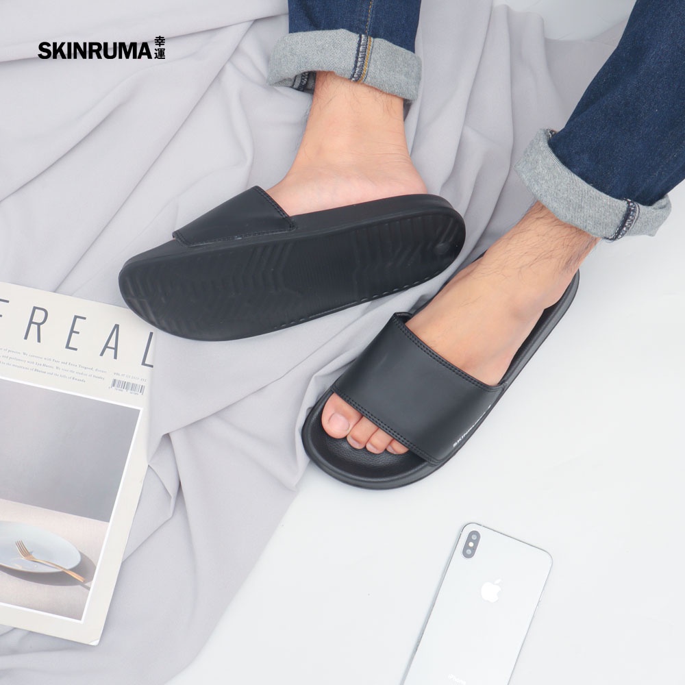 Sendal Selop Casual Pria SKINRUMA Original Side Logo Hitam / Sendal Slide Pria / Sendal Slip On Pria