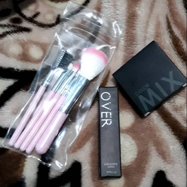 LIPSTICK MAKE OVER ULTRA HI MATTE/LIPSTIK MAKE OVER/BLUSH ON FOCALLURE/SET MAKE UP