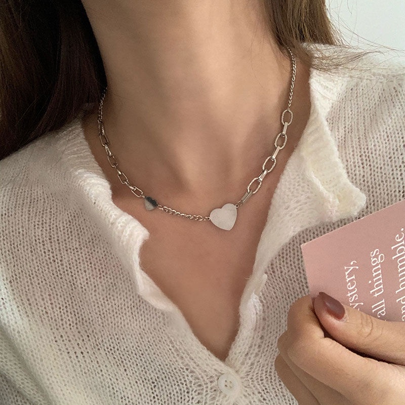 Dingin gaya hip hop retro berbentuk hati multi bagian kalung wanita kalung Tahun Baru sederhana angg