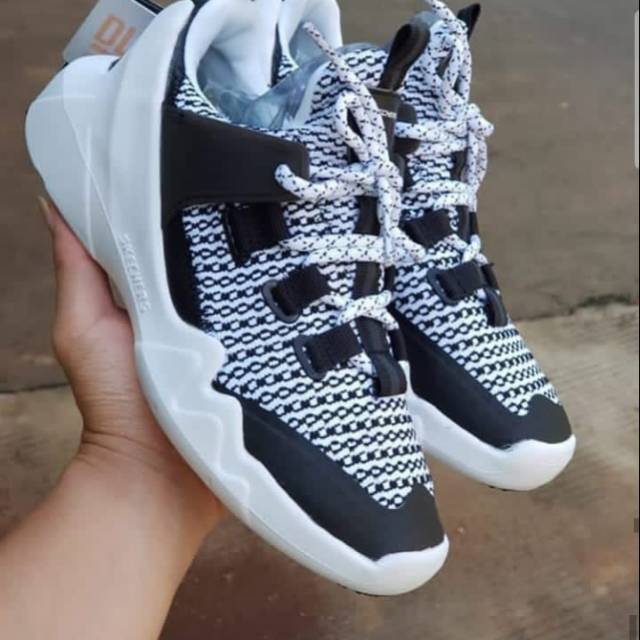 ⚡⚡ SKECHERS DLTA WHITE BLACK