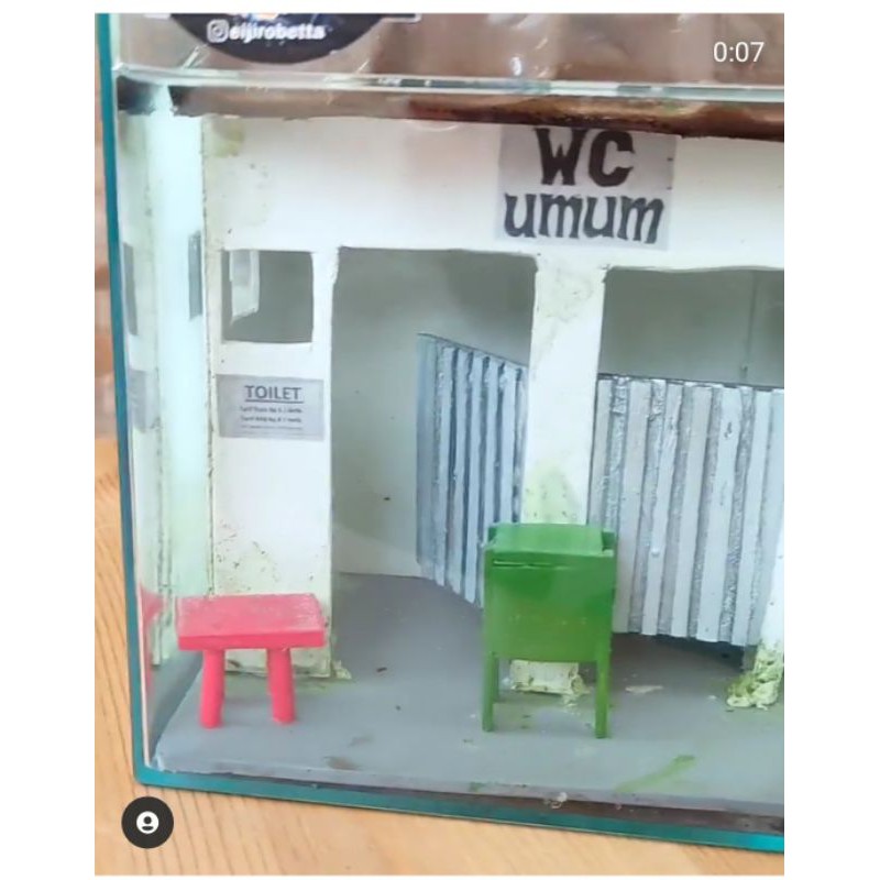 Hiasan Aquarium Solitaire Cupang miniatur WC umum