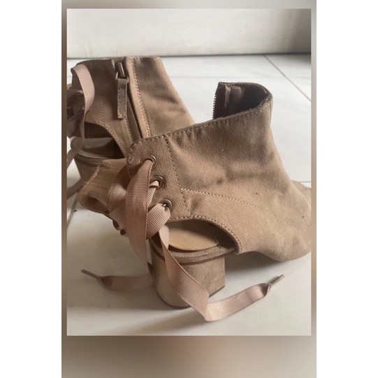 block heels stradivarius