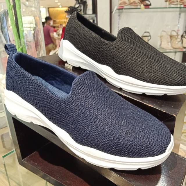 SEPATU SNEAKERS FLADEO