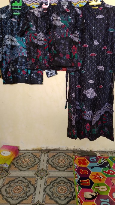 Batik Couple Keluarga Sania Ruffle Ori Ndoro Jowi Dnt Motif Mega Mendung Abu