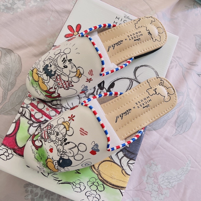 ittaherl dear minnie size 38 ,40  mickey dear love katnis cinderella snow white