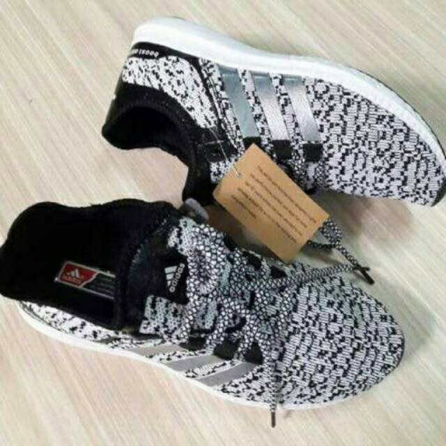 Sepatu Adidas YZY Yessy boost man size 40-44