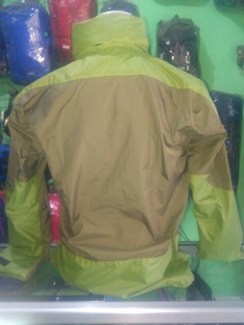 Jaket Outdoor Reines